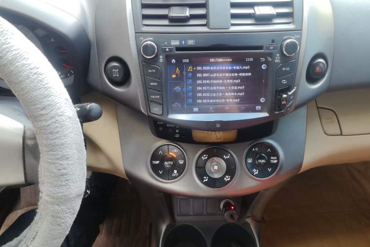 Used Toyota RAV4 2011 2.0L Automatic 4x4 Edition Audio And AC Panel