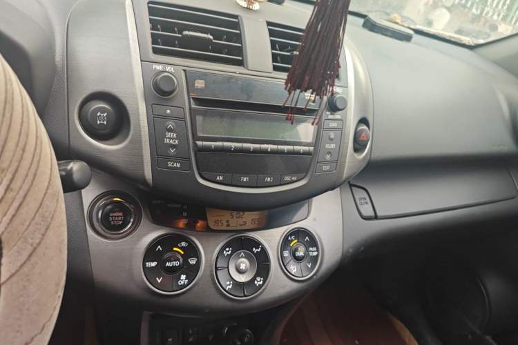 Used Toyota RAV4 2011 2.4L Automatic 4x4 Luxury Edition Audio And AC Panel