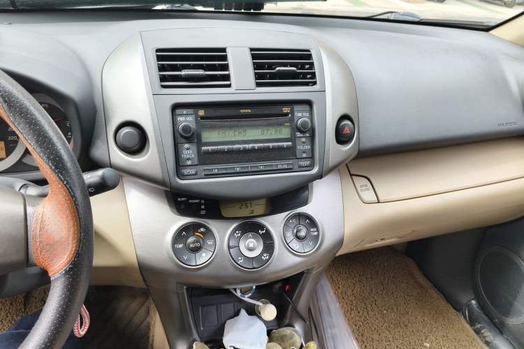 Used Toyota RAV4 2011 2.0L Automatic Classic Edition Audio And AC Panel