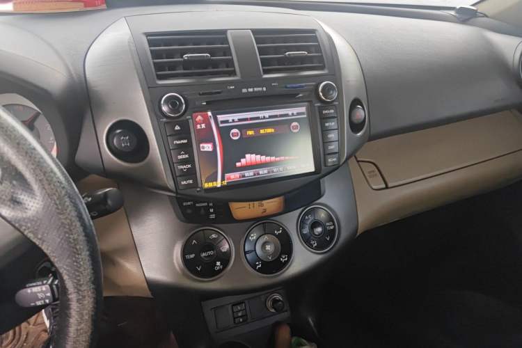 Used Toyota RAV4 2011 2.4L Automatic 4x4 Luxury Edition Audio And AC Panel