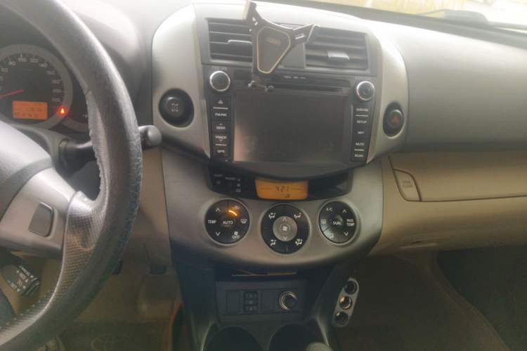 Used Toyota RAV4 2011 2.4L Automatic 4x4 Luxury Edition Audio And AC Panel