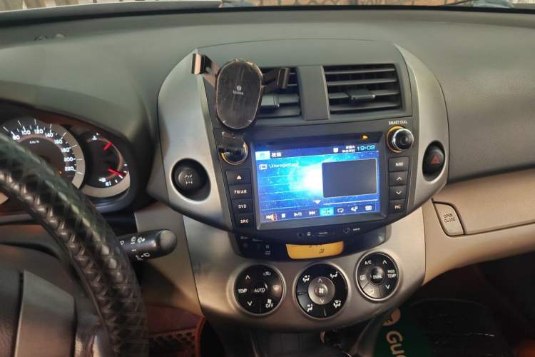 Used Toyota RAV4 2011 2.0L Automatic 4x4 Edition Audio And AC Panel