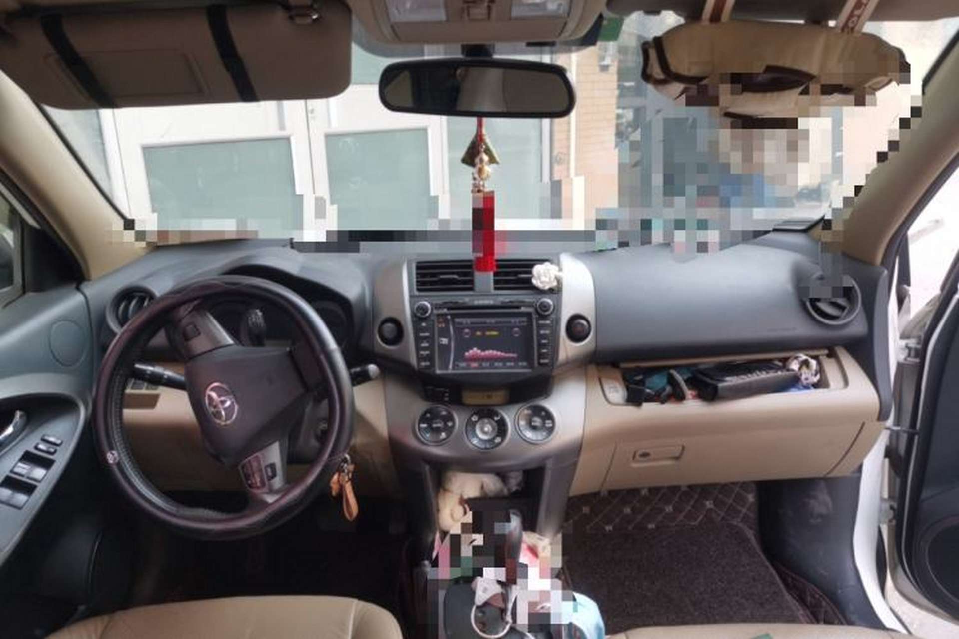 Used Toyota RAV4 2011 2.0L Automatic Luxury Edition Center Console