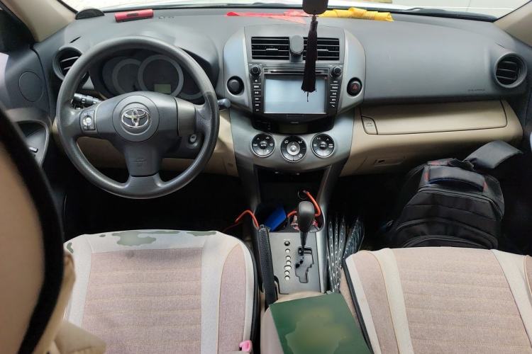 Used Toyota RAV4 2011 2.0L Automatic Classic Edition Center Console
