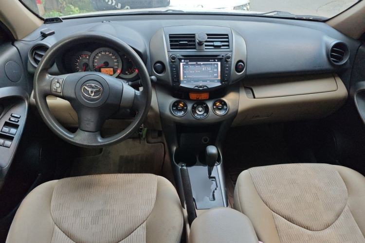 Used Toyota RAV4 2011 2.0L Automatic Classic Edition Center Console