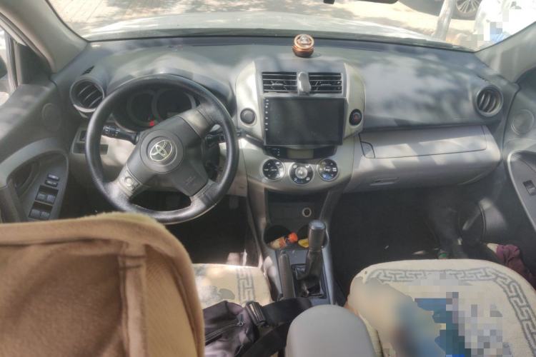 Used Toyota RAV4 2011 2.0L Manual Classic Edition Center Console