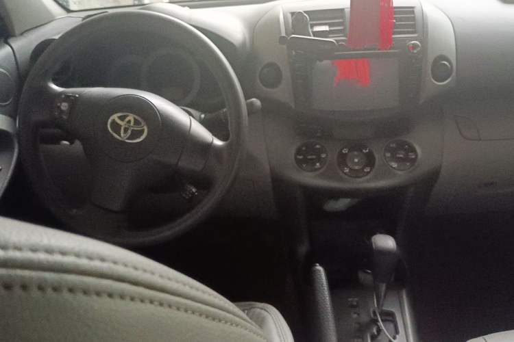 Used Toyota RAV4 2011 2.0L Automatic Classic Edition Center Console