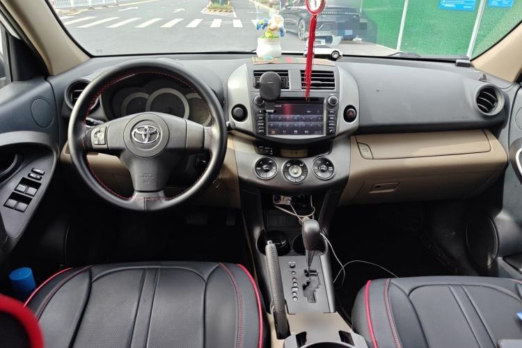 Used Toyota RAV4 2011 2.0L Automatic Classic Edition Center Console