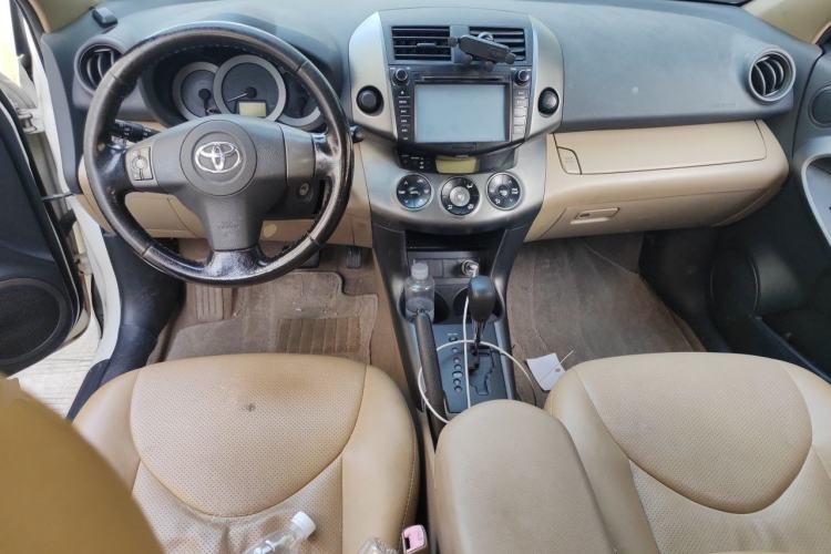 Used Toyota RAV4 2011 2.0L Automatic Classic Edition Center Console