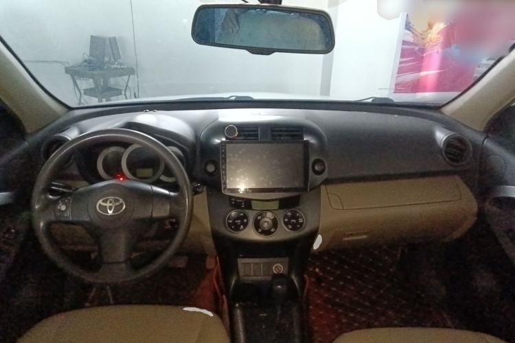 Used Toyota RAV4 2011 2.0L Automatic Classic Edition Center Console