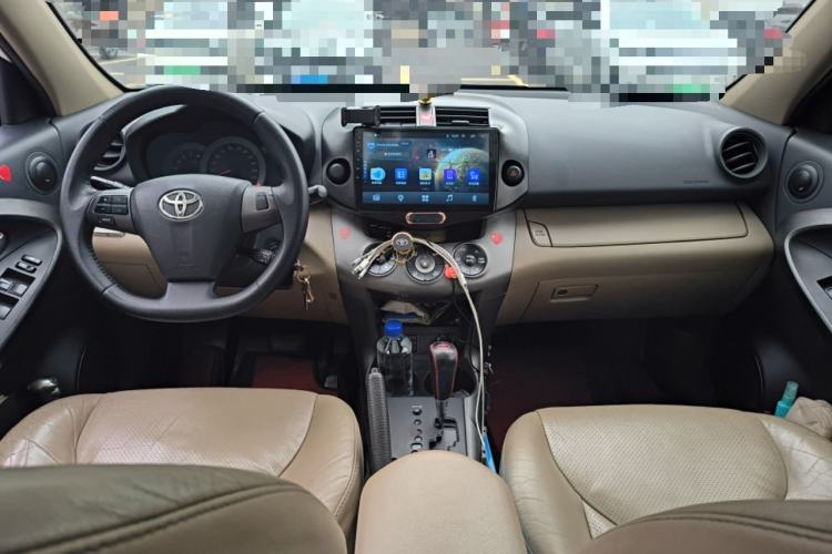 Used Toyota RAV4 2011 2.0L Automatic Luxury Edition Center Console