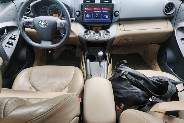 Used Toyota RAV4 2011 2.4L Automatic 4x4 Luxury Edition Center Console