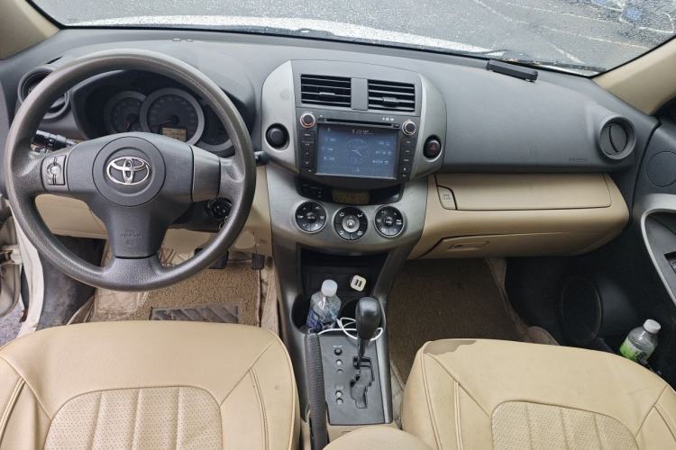 Used Toyota RAV4 2011 2.0L Automatic Classic Edition Center Console