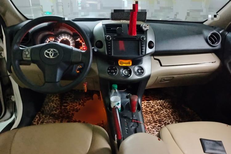 Used Toyota RAV4 2011 2.0L Automatic Classic Edition Center Console