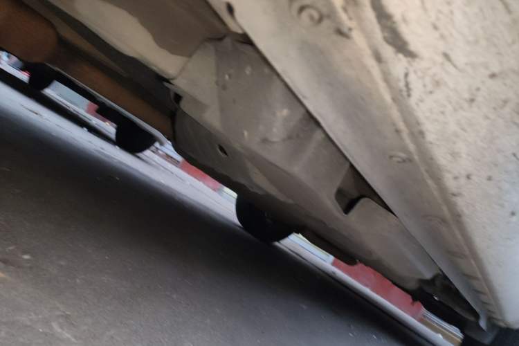 Used Toyota RAV4 2011 2.4L Automatic 4x4 Luxury Edition Chassis Front Left
