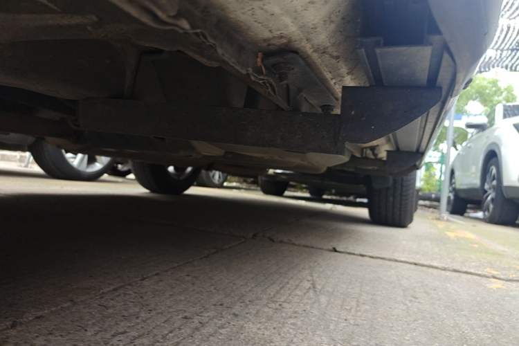 Used Toyota RAV4 2011 2.4L Automatic 4x4 Luxury Edition Chassis Front Left