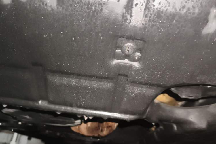 Used Toyota RAV4 2011 2.0L Automatic Luxury Edition Chassis Front