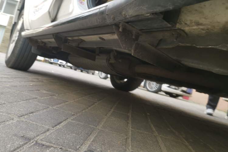 Used Toyota RAV4 2011 2.0L Automatic Luxury Edition Chassis Front Right