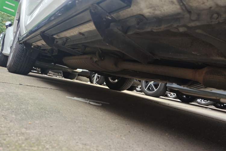 Used Toyota RAV4 2011 2.4L Automatic 4x4 Luxury Edition Chassis Front Right