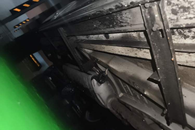 Used Toyota RAV4 2011 2.0L Automatic Luxury Edition Chassis Front Right