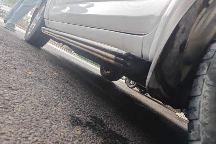 Used Toyota RAV4 2011 2.4L Automatic 4x4 Luxury Edition Chassis Front Right