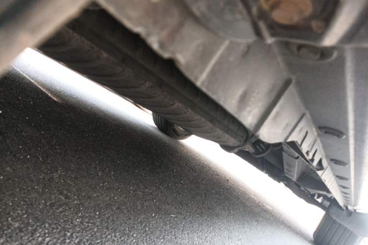 Used Toyota RAV4 2011 2.4L Automatic 4x4 Luxury Edition Chassis Rear Right