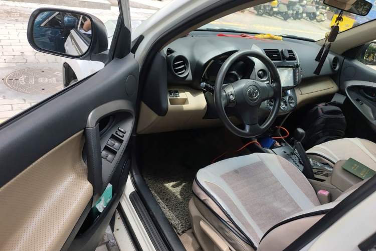 Used Toyota RAV4 2011 2.0L Automatic Classic Edition Driver Seat