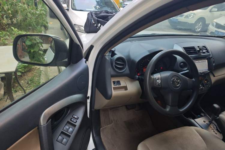 Used Toyota RAV4 2011 2.0L Automatic Classic Edition Driver Seat
