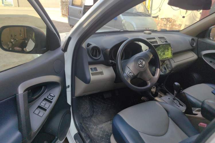 Used Toyota RAV4 2011 2.0L Automatic 4x4 Edition Driver Seat