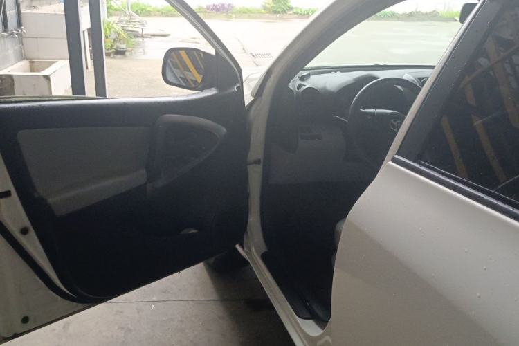 Used Toyota RAV4 2011 2.0L Automatic Classic Edition Driver Seat