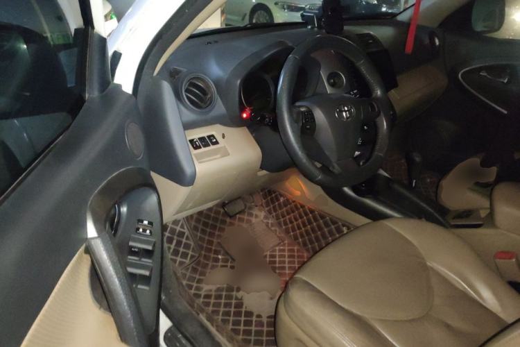 Used Toyota RAV4 2011 2.4L Automatic 4x4 Supreme Navigation Edition Driver Seat