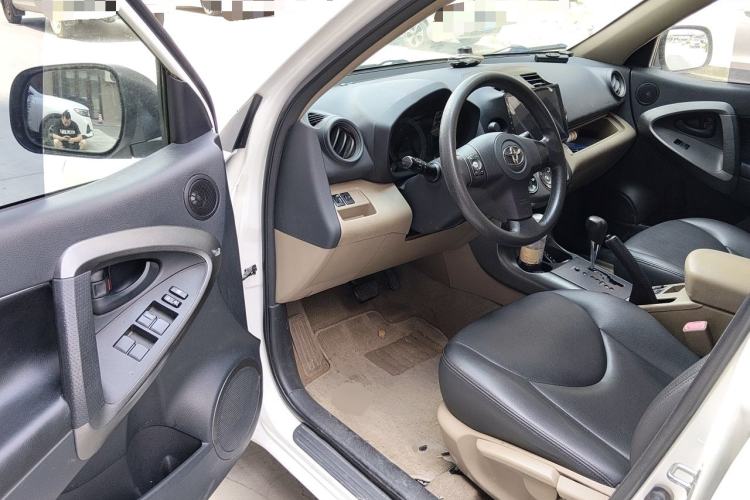Used Toyota RAV4 2011 2.0L Automatic Classic Edition Driver Seat