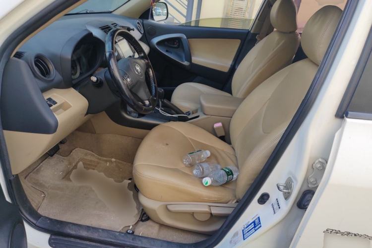 Used Toyota RAV4 2011 2.0L Automatic Classic Edition Driver Seat
