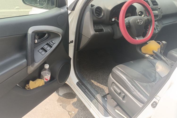 Used Toyota RAV4 2011 2.4L Automatic 4x4 Luxury Edition Driver Seat