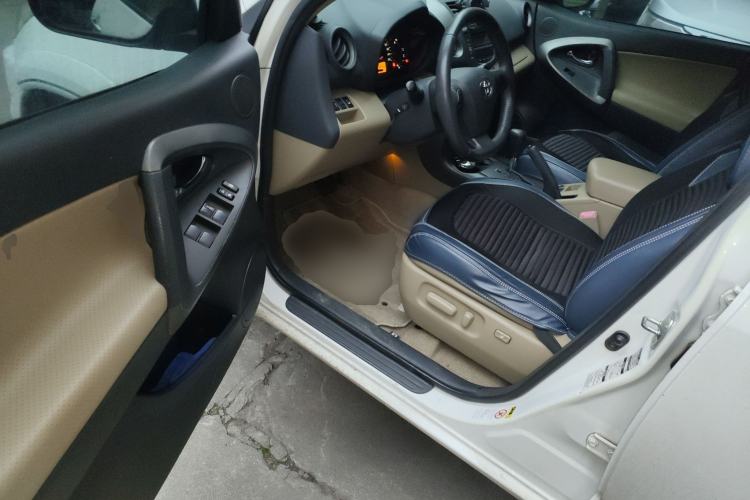 Used Toyota RAV4 2011 2.4L Automatic 4x4 Luxury Edition Driver Seat