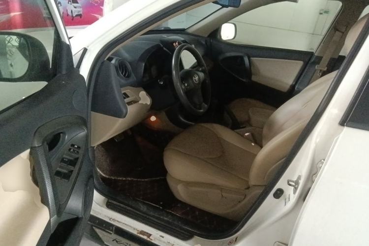 Used Toyota RAV4 2011 2.0L Automatic Classic Edition Driver Seat