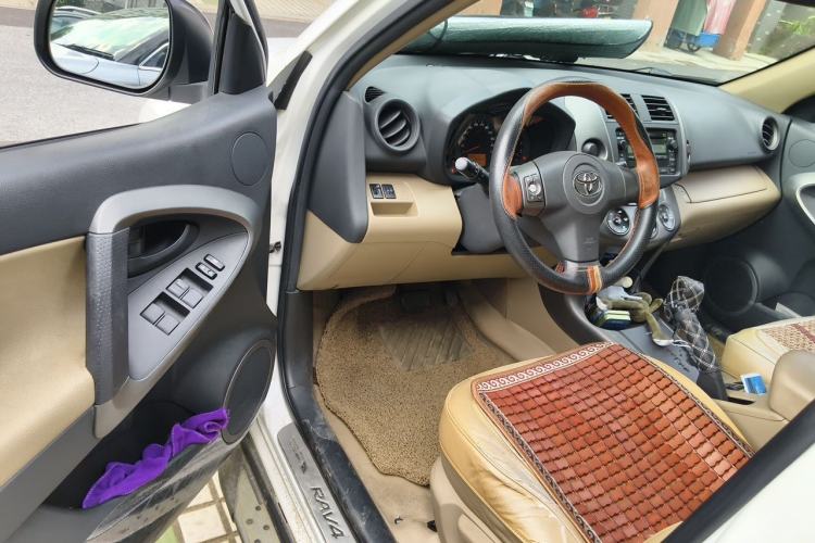 Used Toyota RAV4 2011 2.0L Automatic Classic Edition Driver Seat