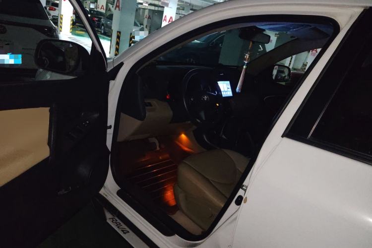 Used Toyota RAV4 2011 2.0L Automatic Classic Edition Driver Seat