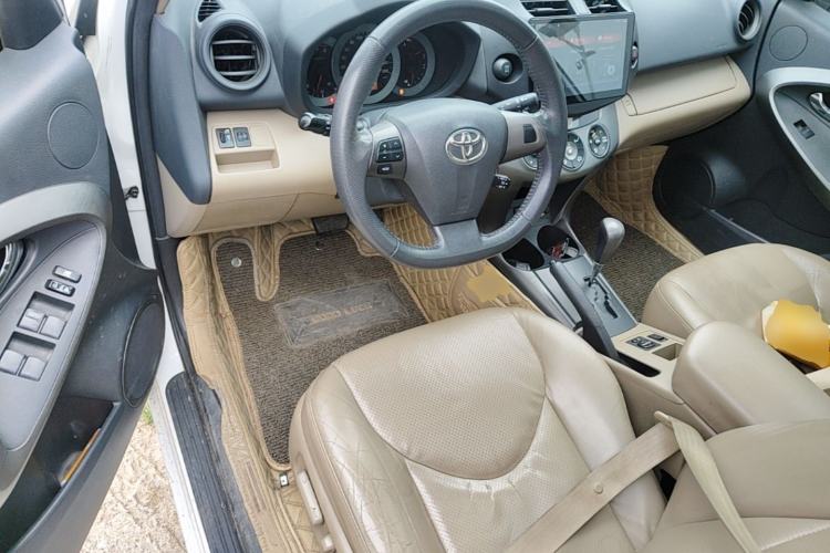 Used Toyota RAV4 2011 2.4L Automatic 4x4 Luxury Edition Driver Seat