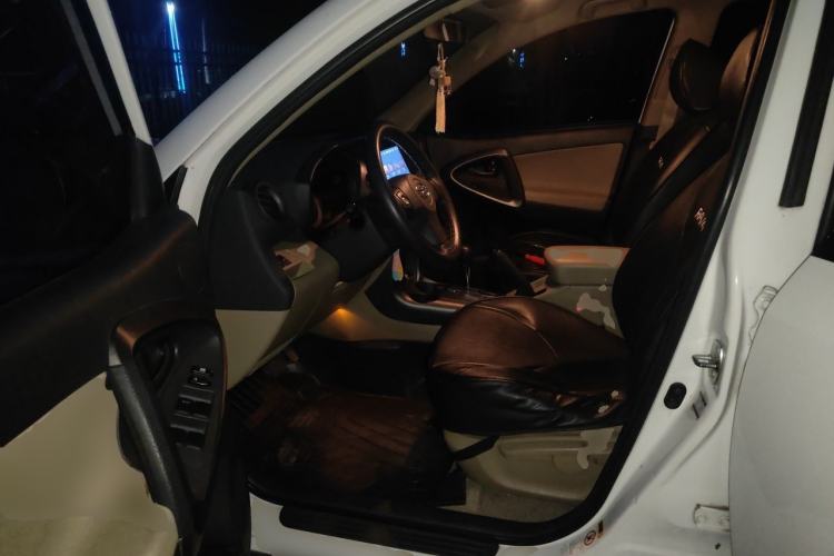 Used Toyota RAV4 2011 2.0L Automatic Classic Edition Driver Seat