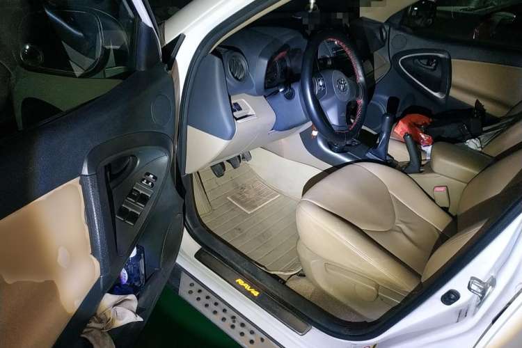 Used Toyota RAV4 2011 2.0L Manual Classic Edition Driver Seat