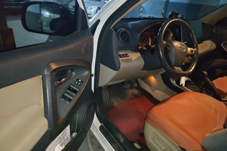 Used Toyota RAV4 2011 2.4L Automatic 4x4 Supreme Edition Driver Seat
