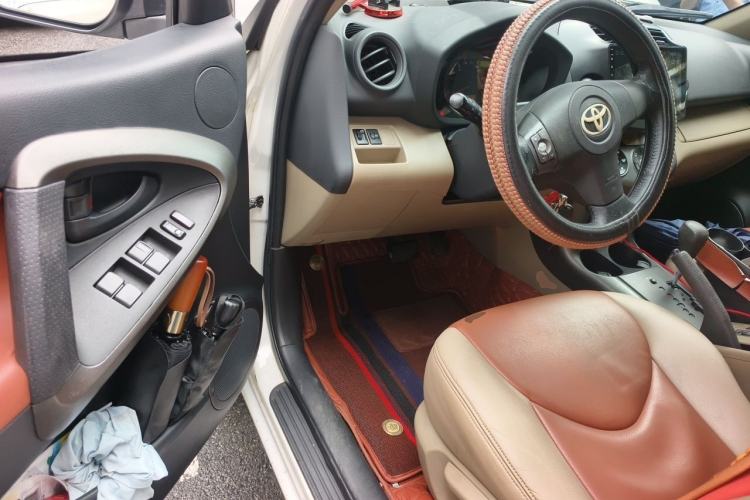 Used Toyota RAV4 2011 2.0L Automatic Classic Edition Driver Seat