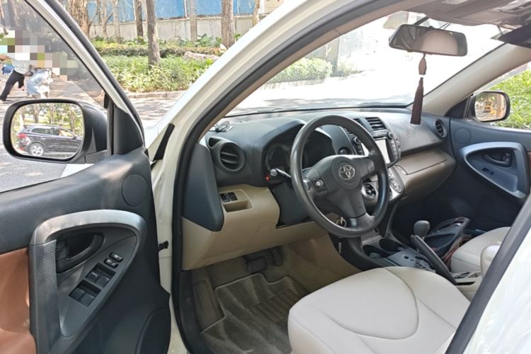 Used Toyota RAV4 2011 2.0L Automatic Classic Edition Driver Seat