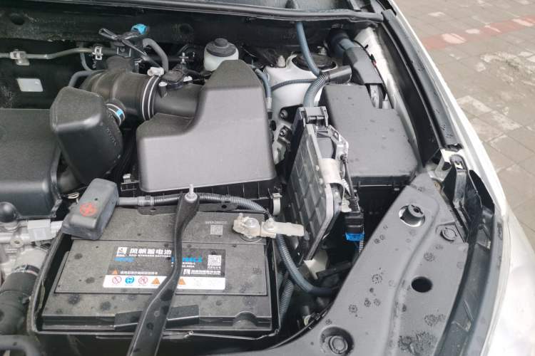 Used Toyota RAV4 2011 2.4L Automatic 4x4 Supreme Navigation Edition Engine Bay Left