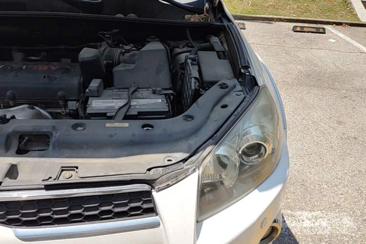 Used Toyota RAV4 2011 2.4L Automatic 4x4 Supreme Navigation Edition Engine Bay Left