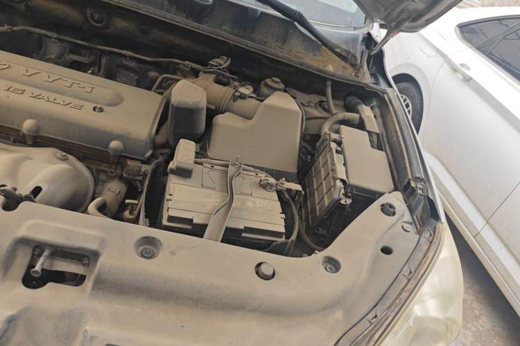 Used Toyota RAV4 2011 2.4L Automatic 4x4 Luxury Edition Engine Bay Left