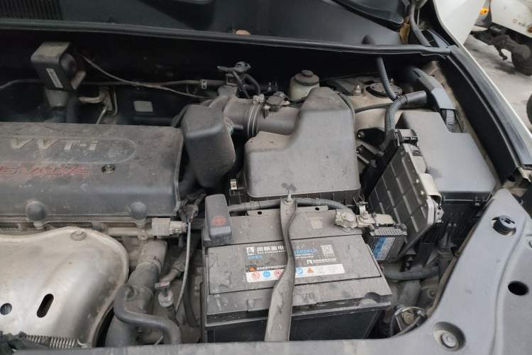 Used Toyota RAV4 2011 2.4L Automatic 4x4 Luxury Edition Engine Bay Left