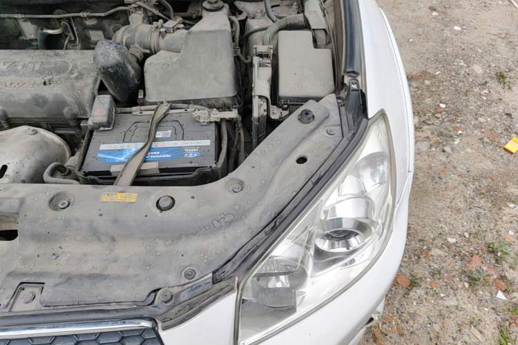 Used Toyota RAV4 2011 2.4L Automatic 4x4 Luxury Edition Engine Bay Left