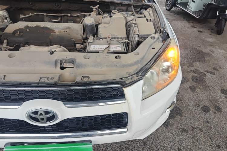 Used Toyota RAV4 2011 2.4L Automatic 4x4 Luxury Edition Engine Bay Left